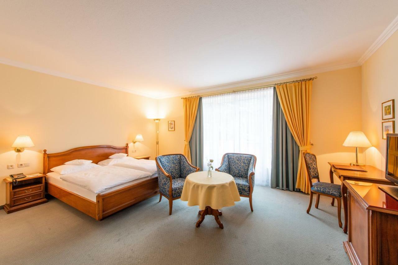 Hotel Leitnerbrau Мондзее Экстерьер фото